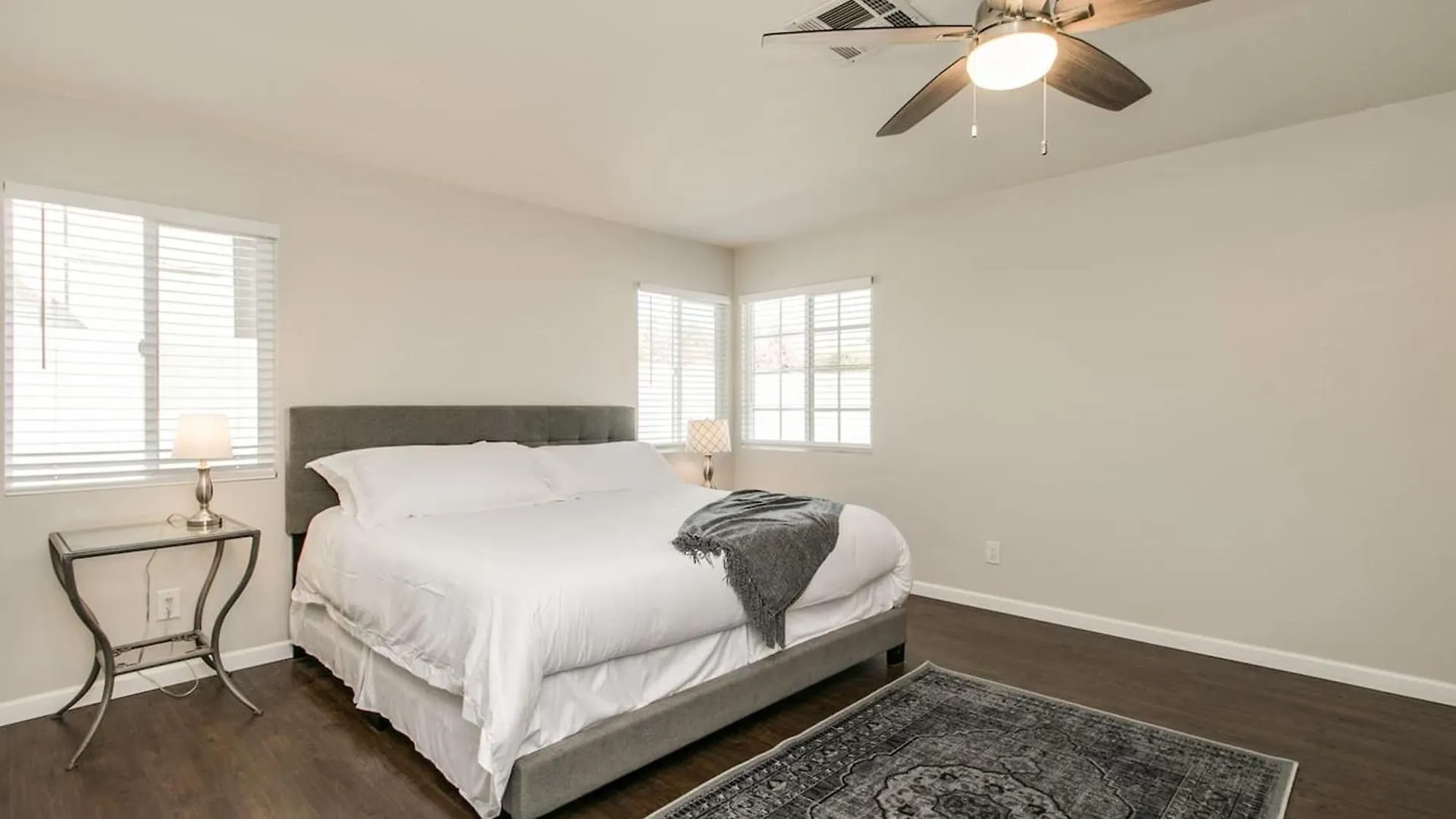 Scottsdale Kierland 3 Bdrm With Sparkling Pool